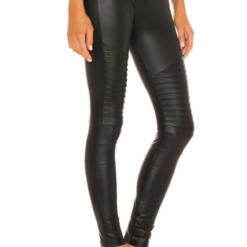 Plush Sleek Black fleece lined Moto Leggings SIZE XS
